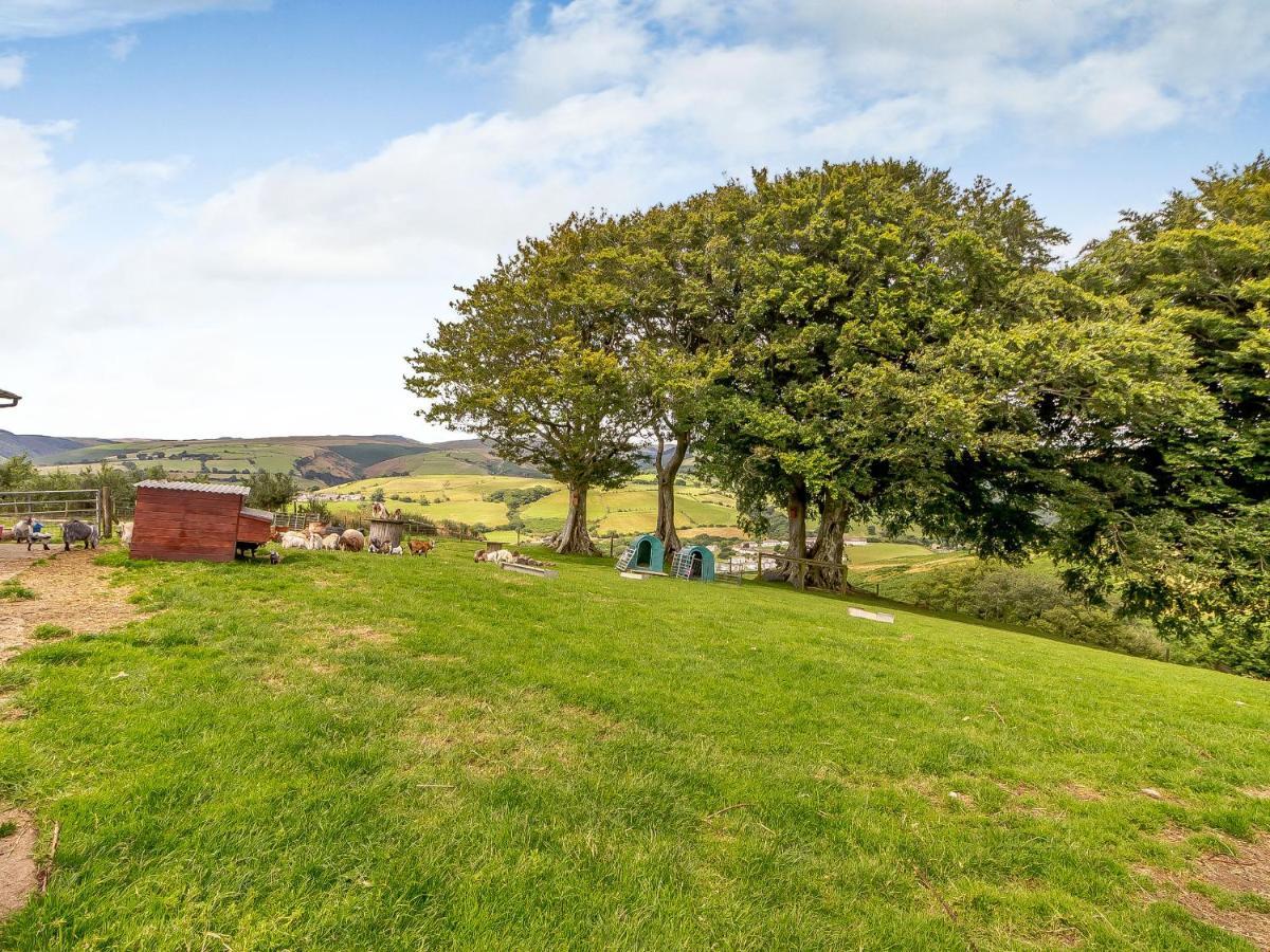 Caner Bach Lodge Bridgend  Exteriör bild